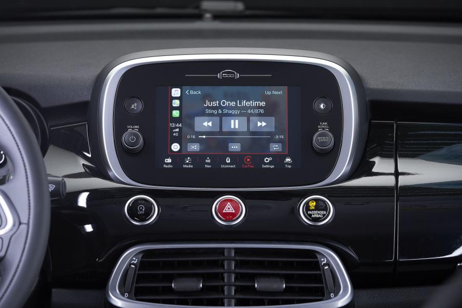Детали интерьера Fiat 500X 120° (334) 2019 года  (фото 16 из 19)